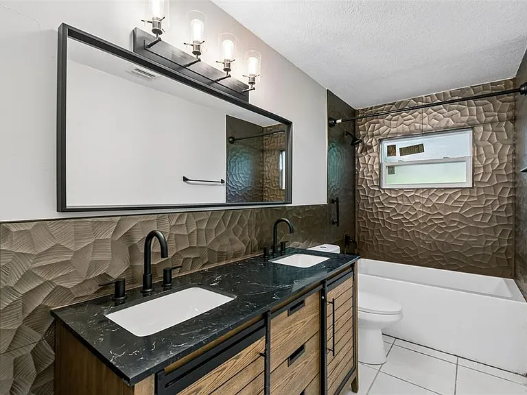 400 E Silver Star Rd — Photo 40