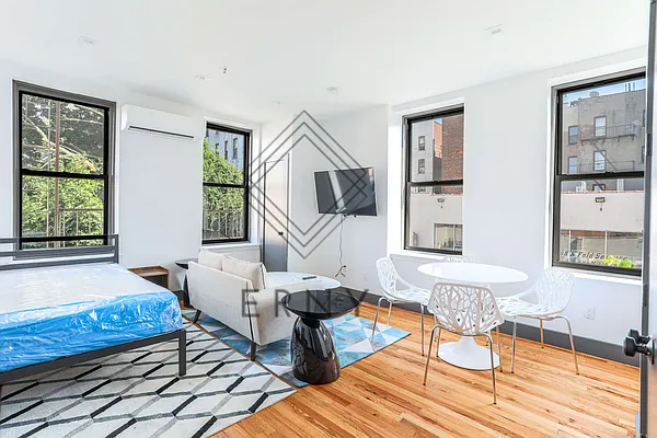 Rented by ERNY LLC | media 4