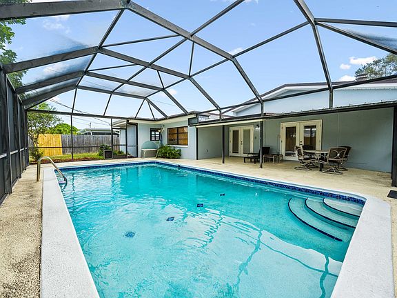 4th image of 475 Carissa Dr