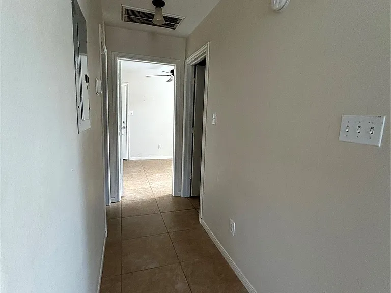 3807 Putnam Dr #A — Photo 11