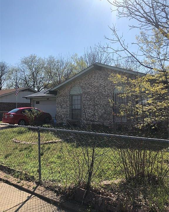 2nd image of 1227 Candlelight Ave