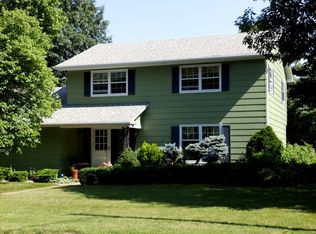 800 Adams Ct, Monticello, IL 61856