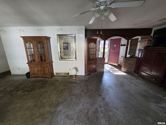 5th image of 432 S 8th St