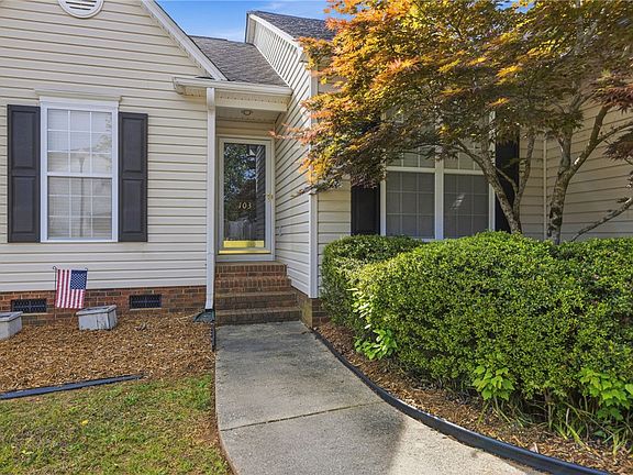 4th image of 103 Timber Trace Way
