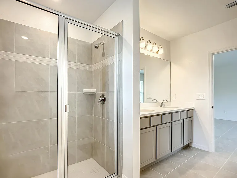 736 SW 5th St — Photo 12
