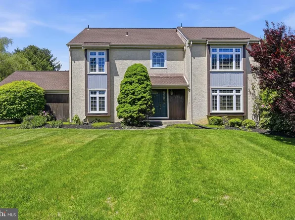 1 Glen Meadow Dr, Glen Mills, PA 19342