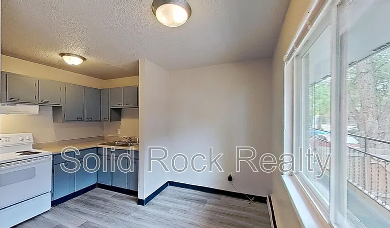 1411 S Corona Ave #5 — Photo 1