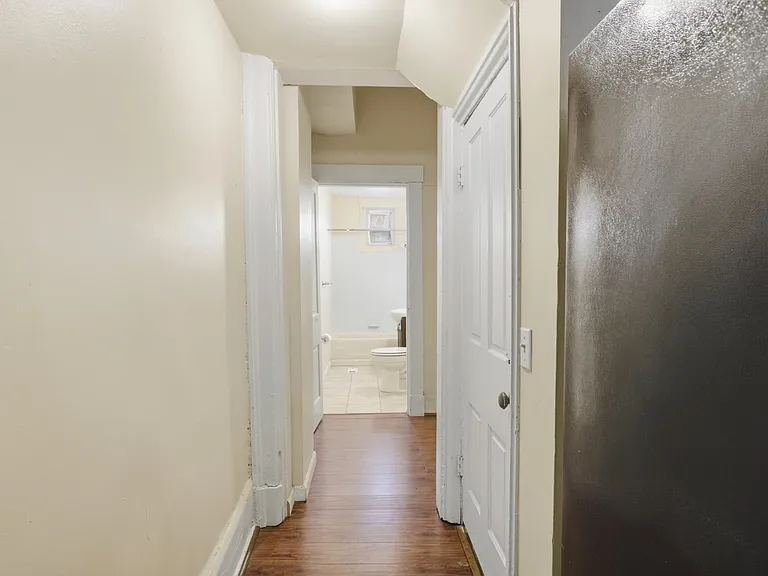 122 E University Ave #1 — Photo 4