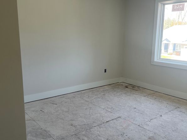 67611 Madeline St, Richmond, MI 48062