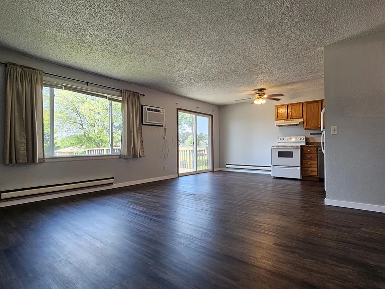 2885 Springreen Dr #4 — Photo 1