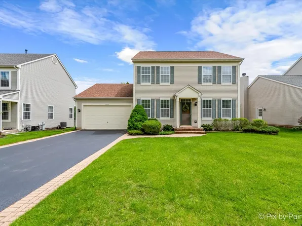 2917 Overbeck Ln, West Chicago, IL 60185