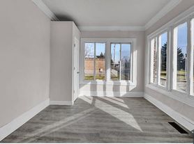 1720 Debra Ann Ln E, Cleveland, OH