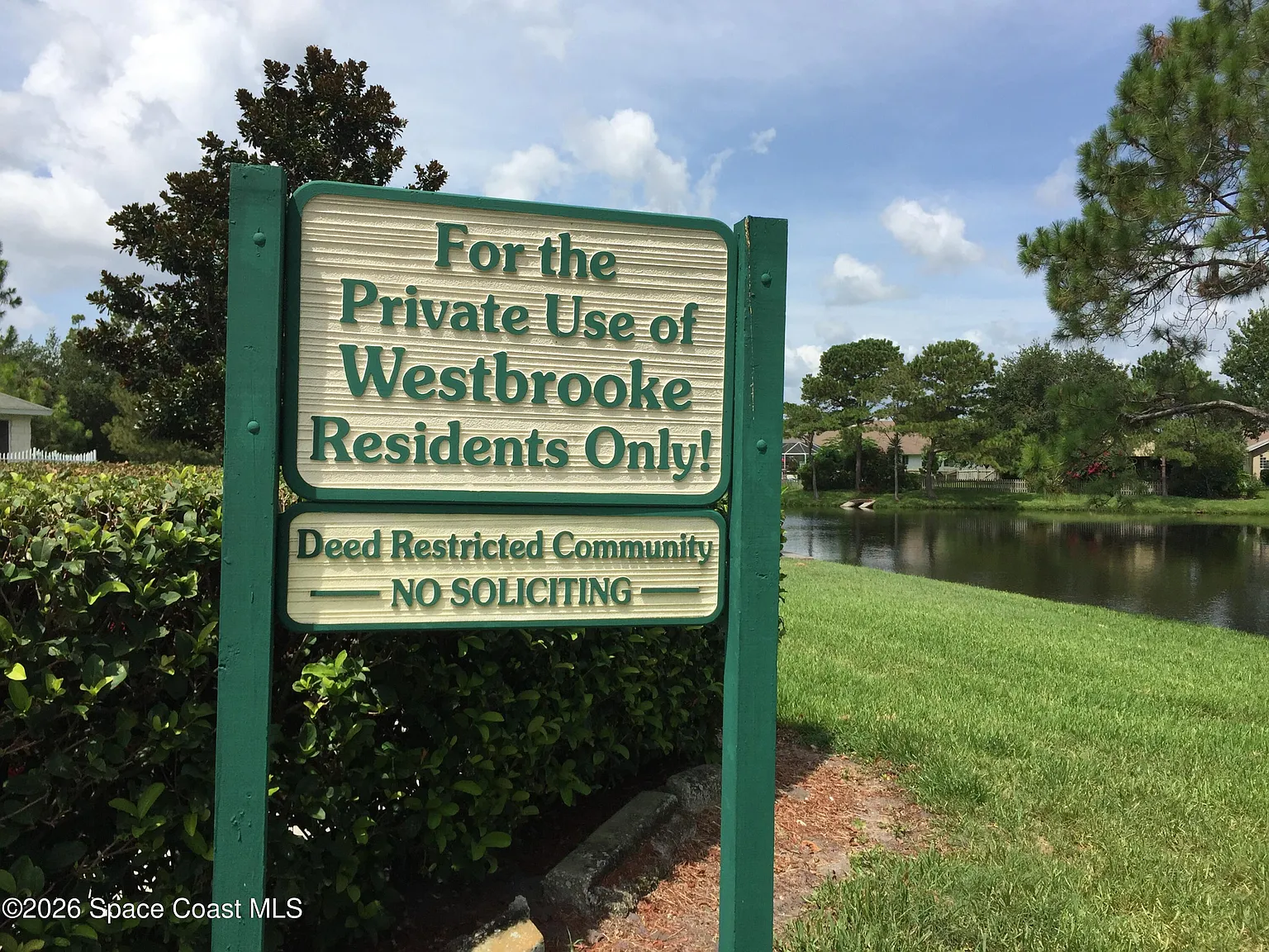 3 bed, 2.0 bath, 1354 sqft, $1,995 — Photo 3