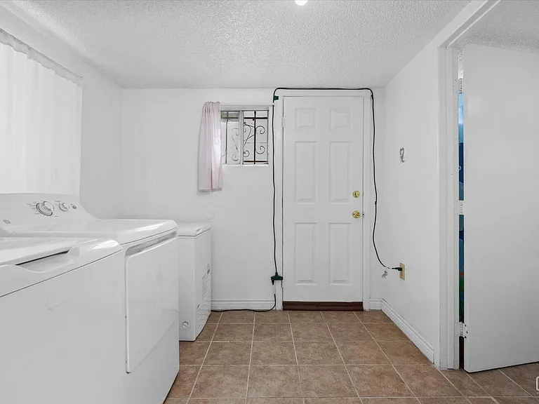 504 S Brown St — Photo 12
