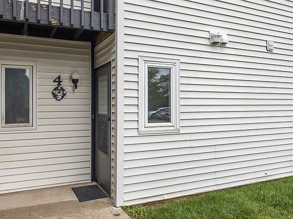 3rd image of 719 Westwinds Dr APT 4