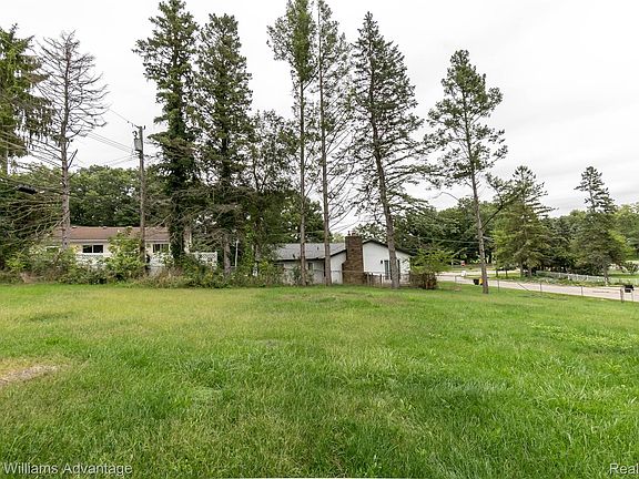 5th image of 2642 Lakeridge Ave