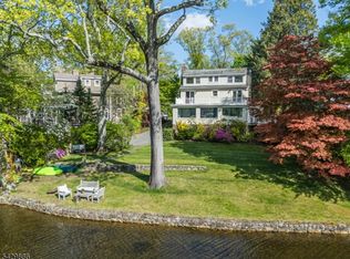 21 Fernwood Pl, Mountain Lakes Boro, NJ 07046