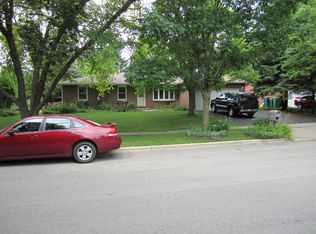 1725 Russet Ln, Sycamore, IL 60178