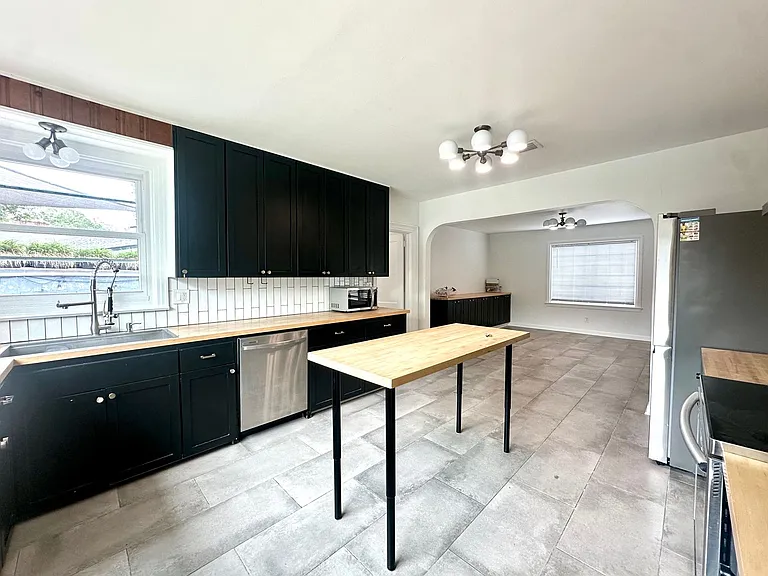 5951 Clifton Ave — Photo 8