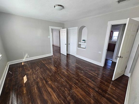 2nd image of 8001 Alameda Ave APT 1