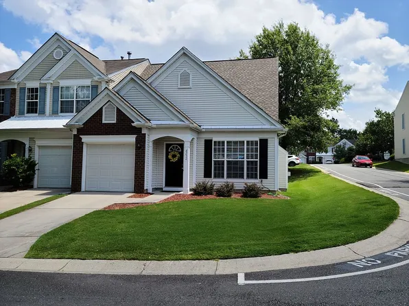 8232 Gossomer Bay Dr, Charlotte, NC 28270