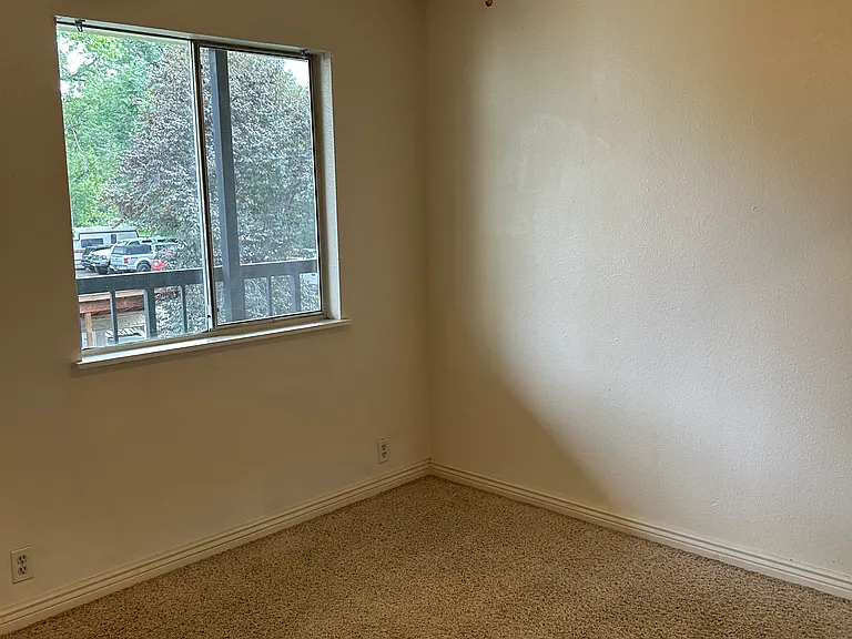 2-Bedroom Unit
Dining Room