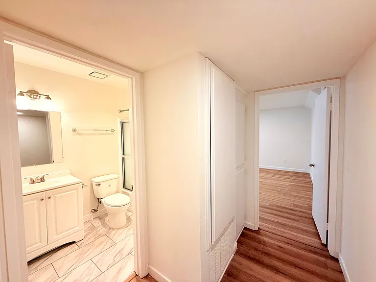 5233 Cartwright Avenue — Photo 14