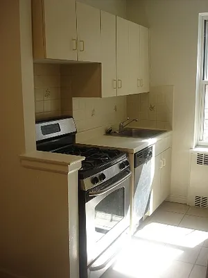 Rented by Stonehenge NYC LLC | media 35