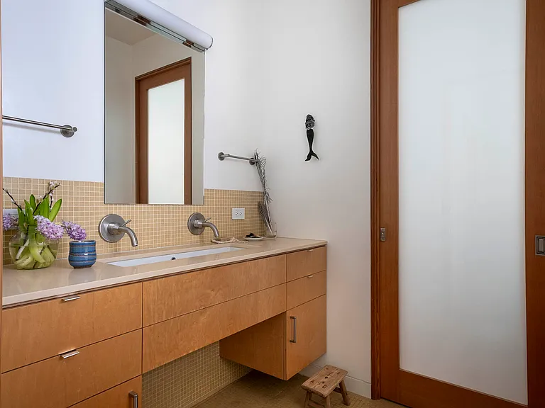 546 Broadway St — Photo 19