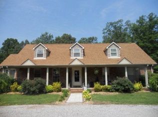 5040 Country Ln, Cookeville, TN 38501