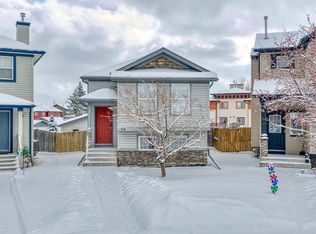 76 N Everridge Way SW, Calgary, AB T2Y4S7