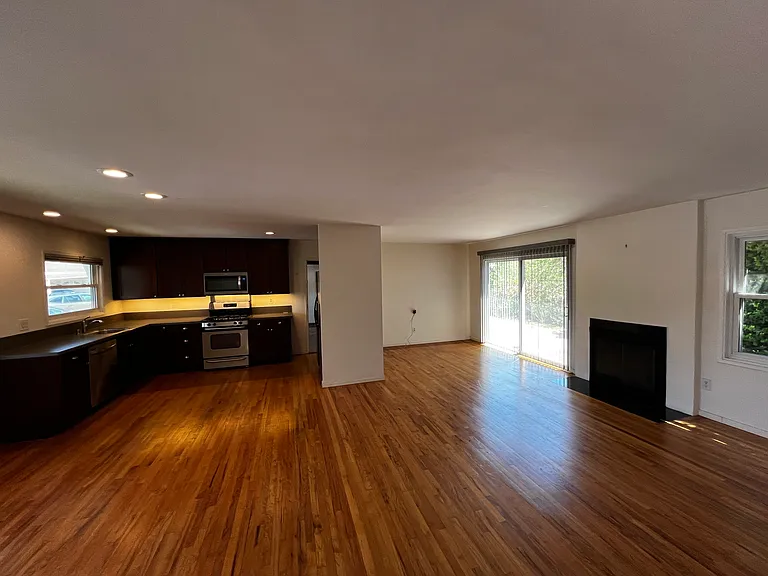 2145 Seagull Ln — Photo 3