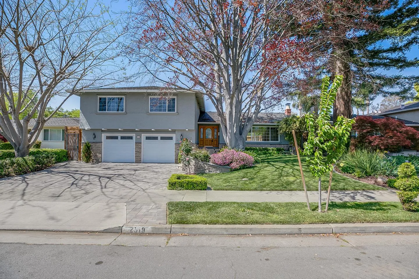 2519 Cherry Ave photo 1