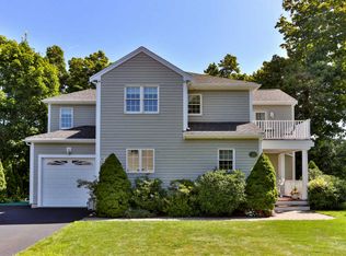 62 South St APT A, Plymouth, MA 02360