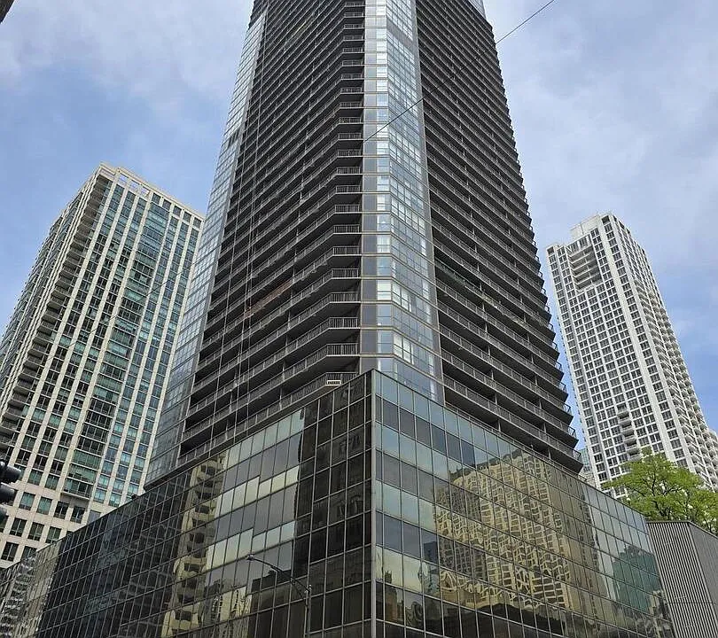 10 E Ontario St #4601