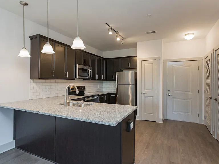 Heritage East Apartments — Photo 5