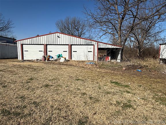 3rd image of 4631 W 113th St N