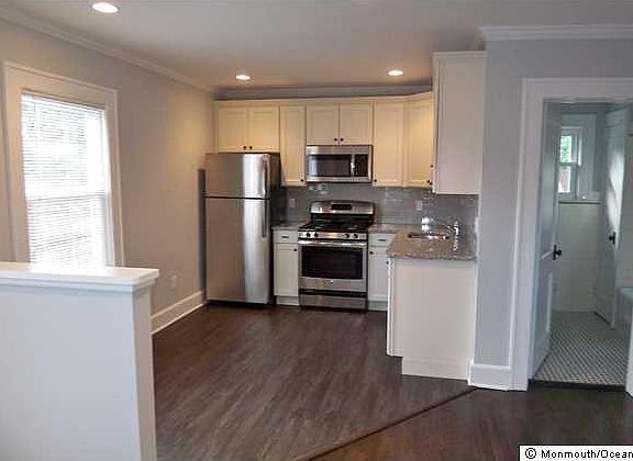 Kitchen with granite!