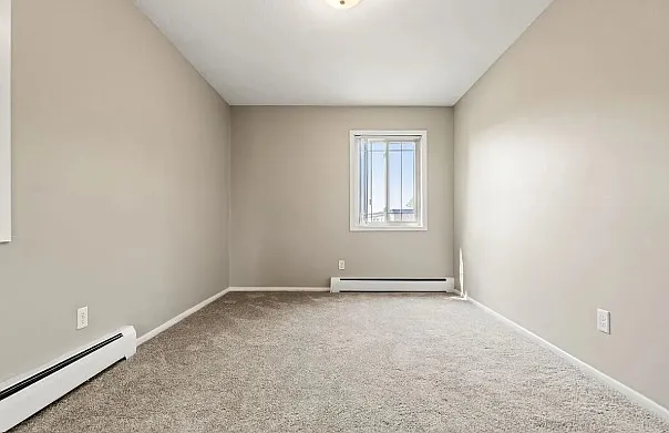 Granite City Apartments — Photo 11