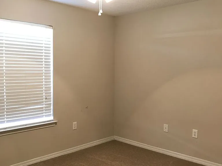 25855 Argonne Dr — Photo 10