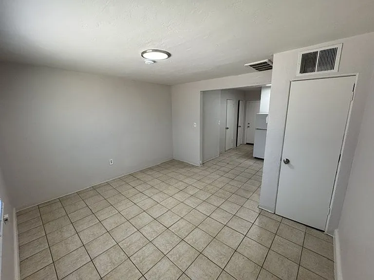 1405 W Clarendon Ave — Photo 8