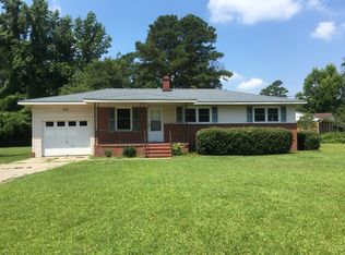 1115 Cherry Tree Dr, New Bern, NC 28562