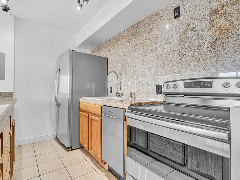 1020 15th St #29B — Photo 5