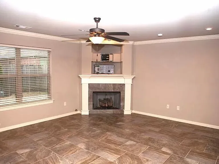 2662 N Arroyo Ave — Photo 4