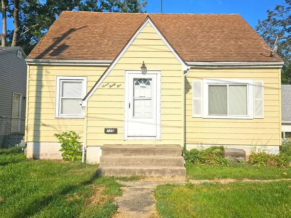 735 N Idaho St, West Peoria, IL 61604