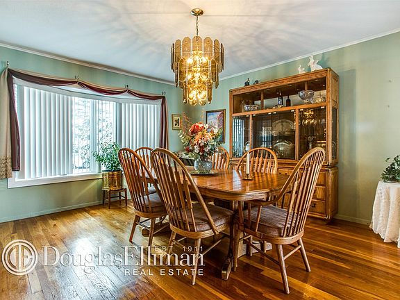 3rd image of 1106 Lydia Dr
