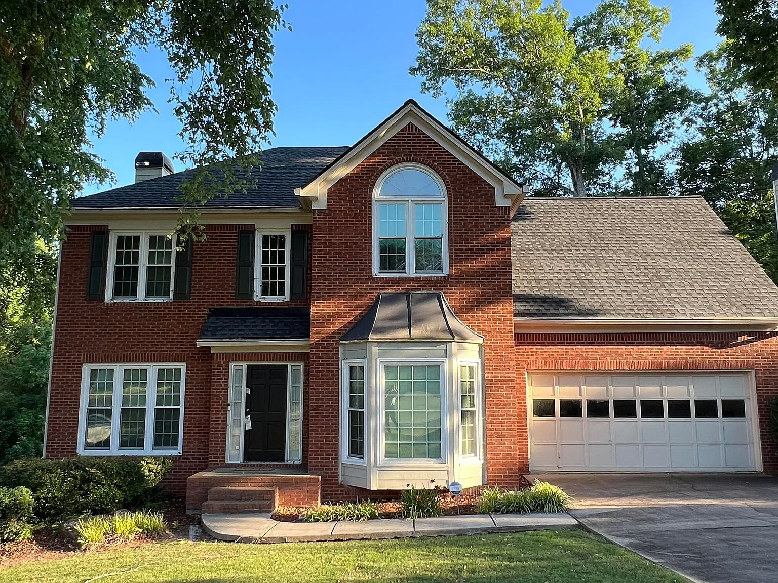4 bed, 2.5 bath, 2196 sqft, $2,900 — Photo 1