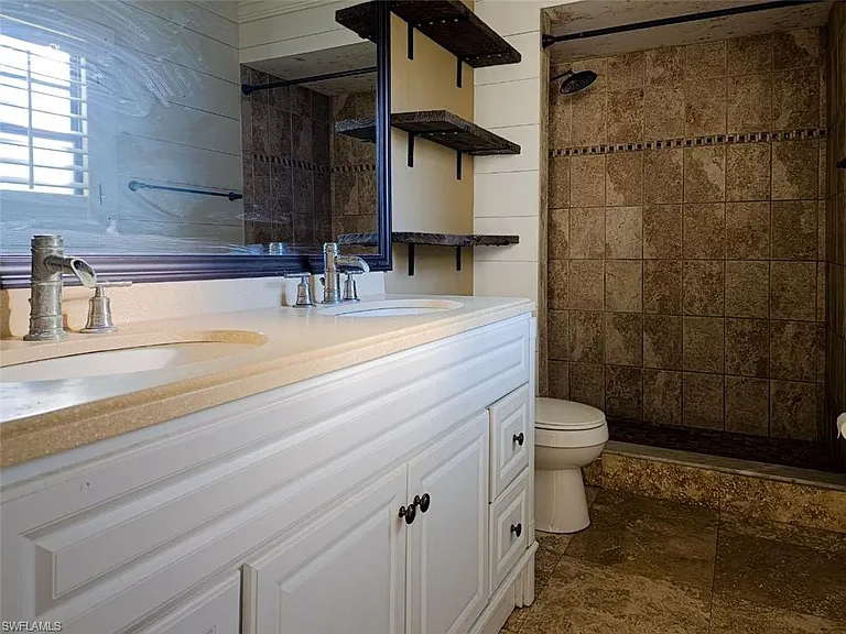 7631 Piping Rock Ct — Photo 8
