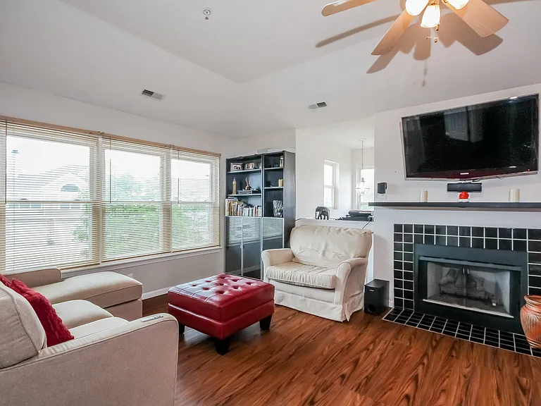 1723 Coburn Ct — Photo 6