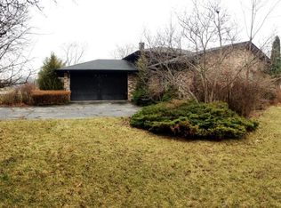 2739 E Old Post Rd, Crete, IL 60417